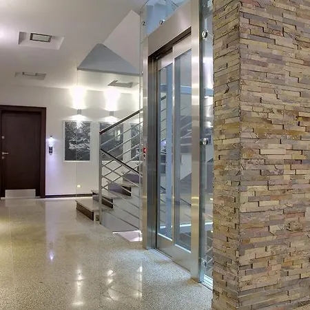 Panorama Gor - Centrum Miasta, Z Widokiem Na Szrenice