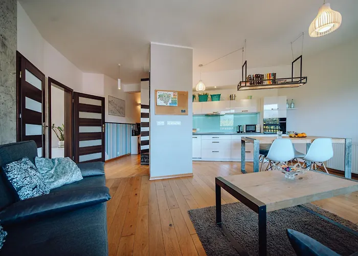 Panorama Gor - Centrum Miasta, Z Widokiem Na Szrenice 斯克拉斯卡波伦巴