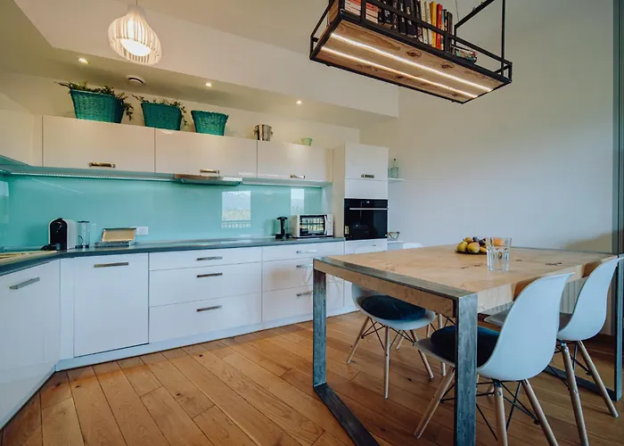 Panorama Gor - Centrum Miasta, Z Widokiem Na Szrenice